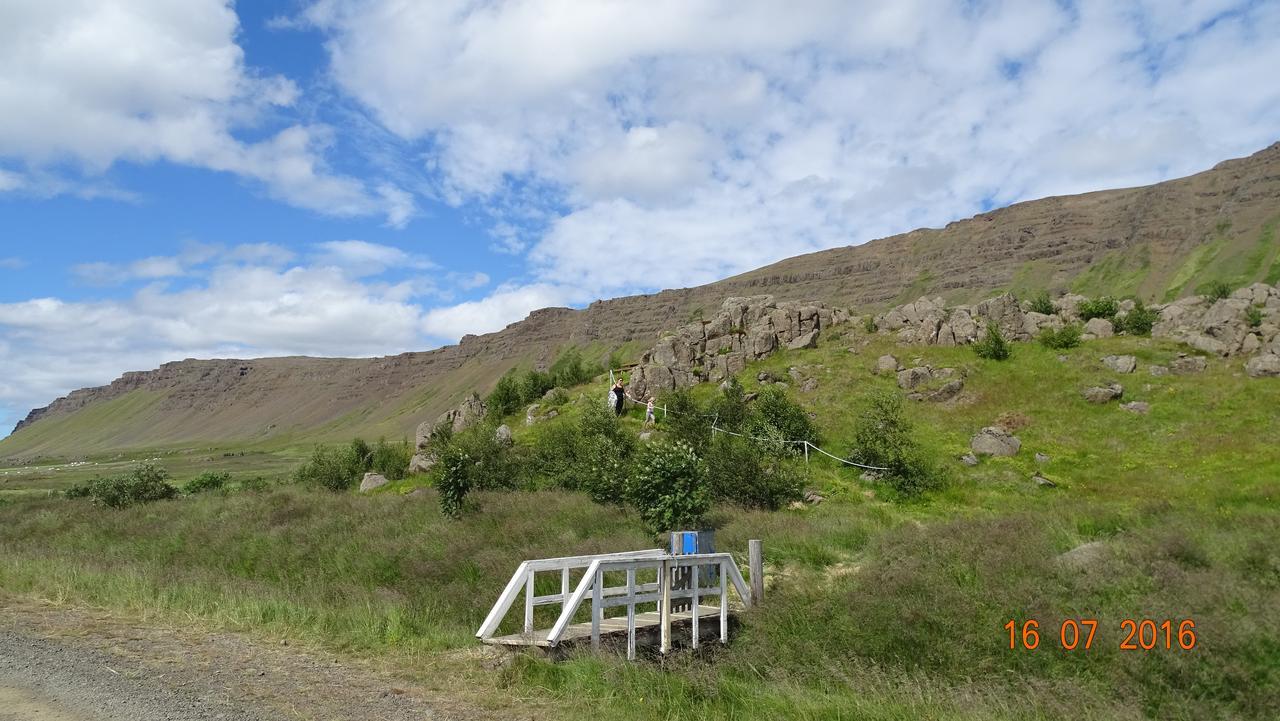 Гостевой дом Mithjanes Reykholahrepp Рейкхолар Экстерьер фото